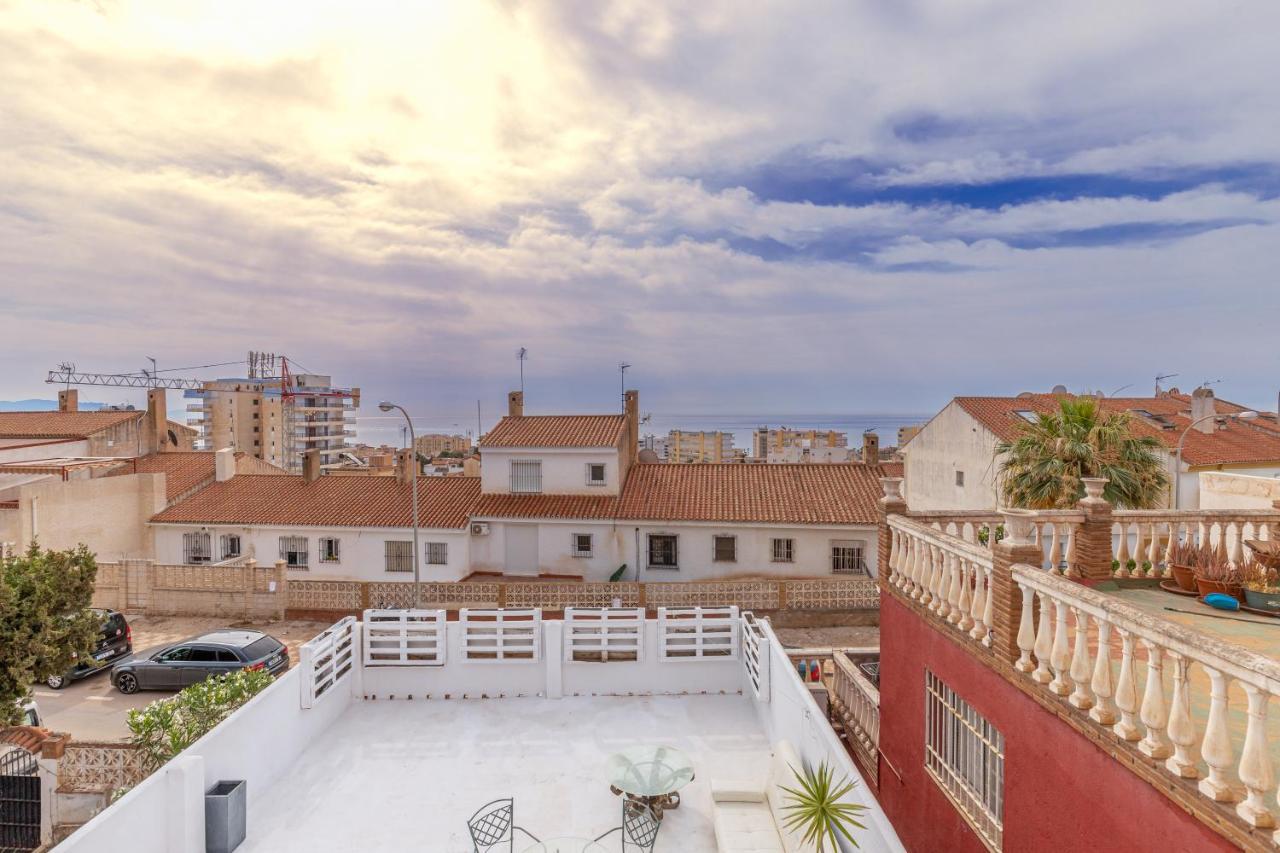 Seabreeze Carihuela Apartment Торремолінос Екстер'єр фото